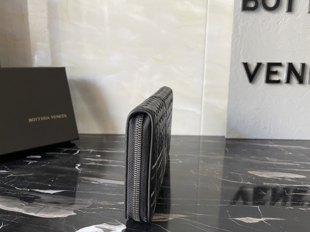 ボッテガ・ヴェネタ「Bottega Veneta」イントレチャート ザッパー ウォレット