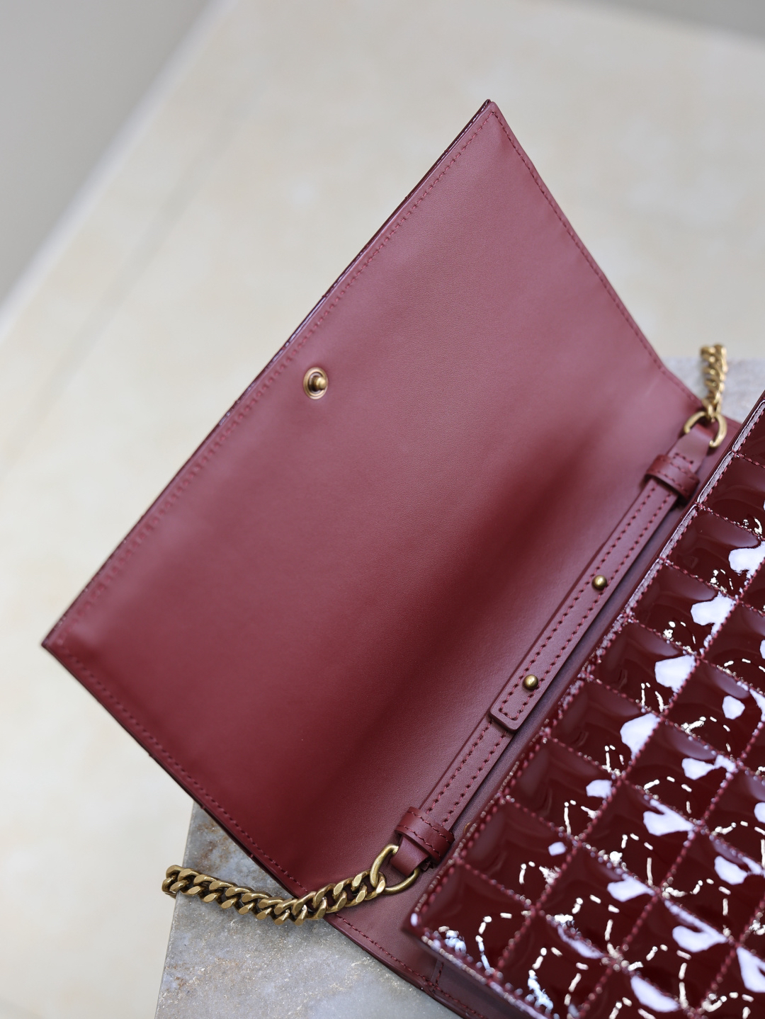 2026サンローラン「SAINT LAURENT CASSANDRE チェーンウォレット（WOC）