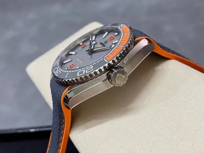 オメガ「Omega」Seamaster Planet Ocean Co-Axial Master Chronometer 44MM