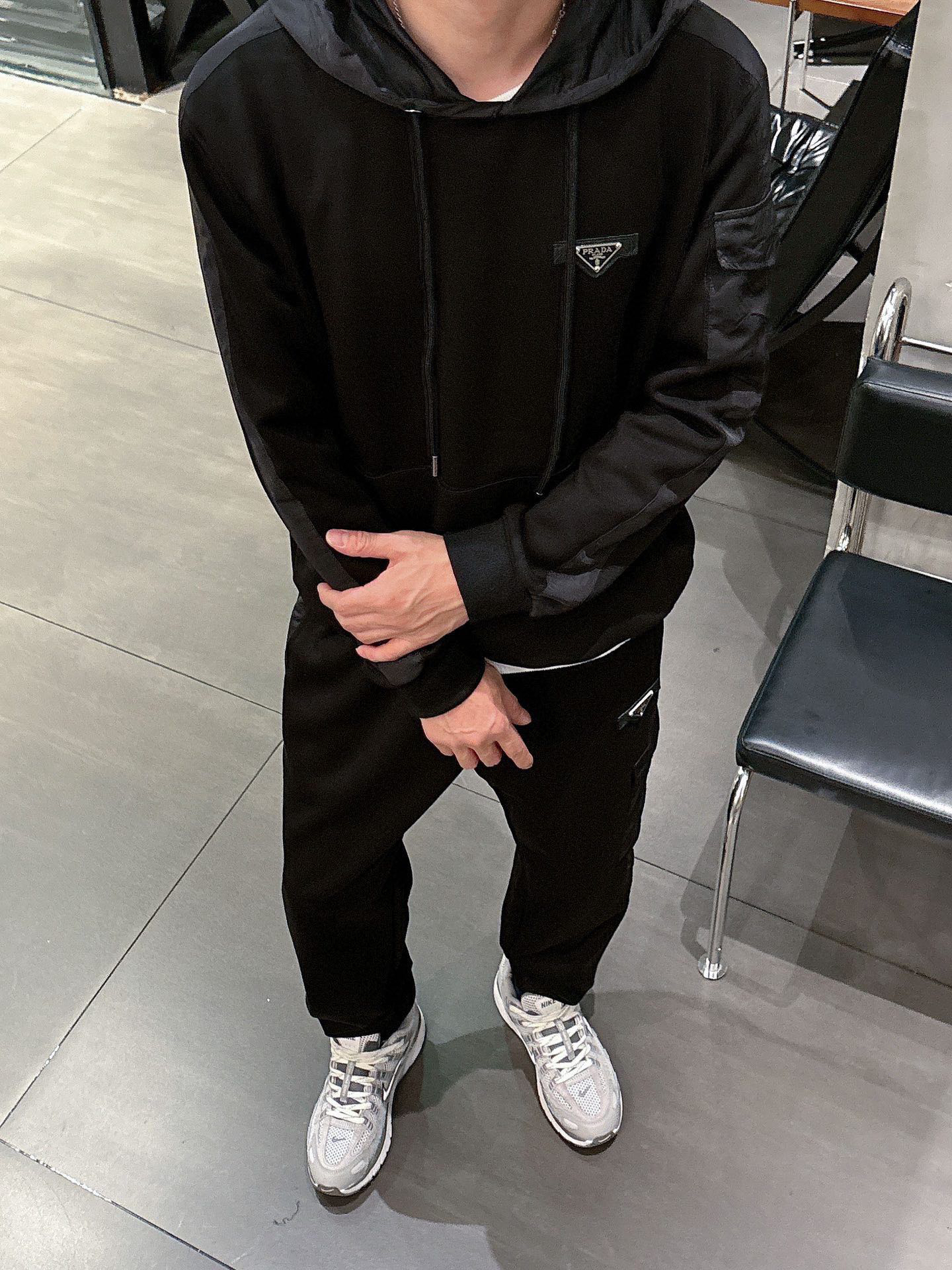 プラダ「Prada」秋冬 メンズ  カジュアルスポーツセット