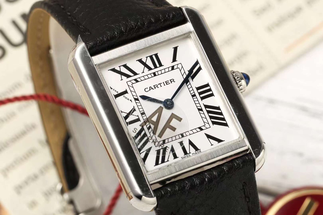 カルティエ［Cartier］タンク マスト ソーラービート ウォッチ 29.5mm x 22mm