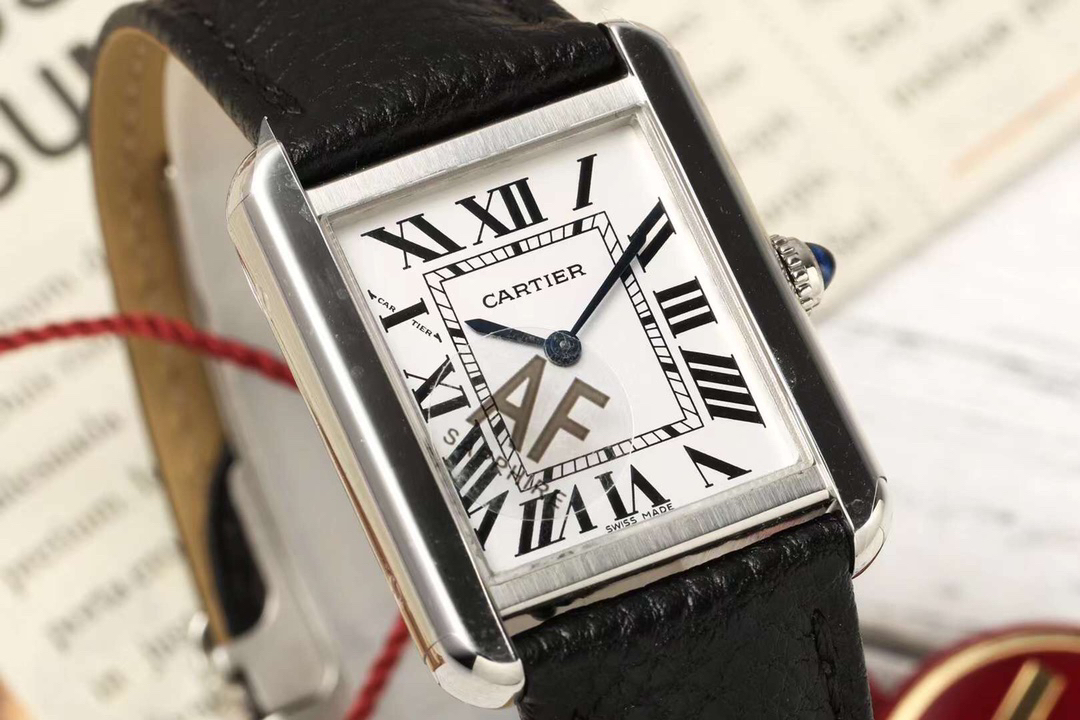 カルティエ［Cartier］タンク マスト ソーラービート ウォッチ 29.5mm x 22mm
