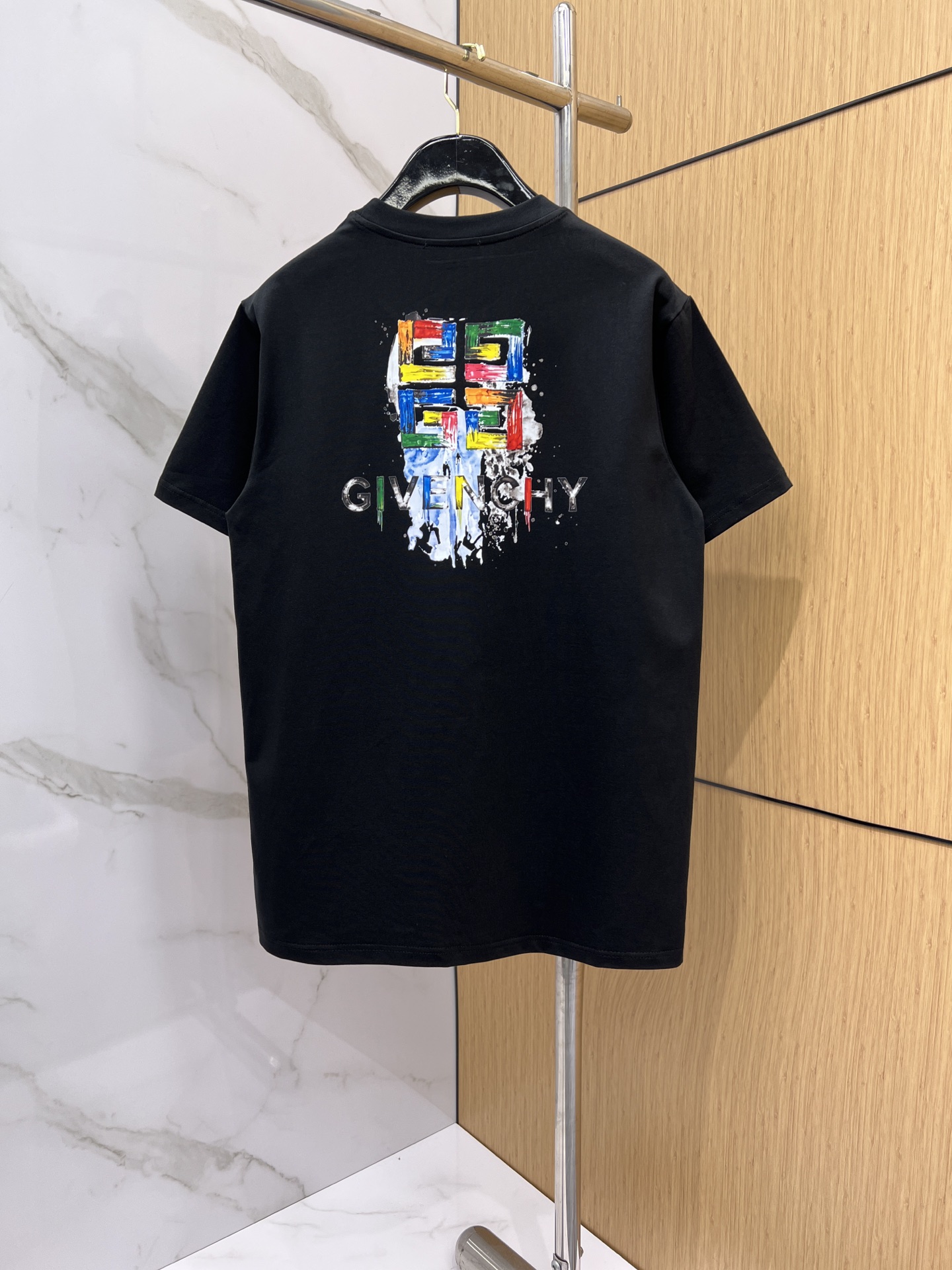 ジバンシィ「Givenchy」ジバンシィ Tシャツ / ショートスリーブ クルーネック