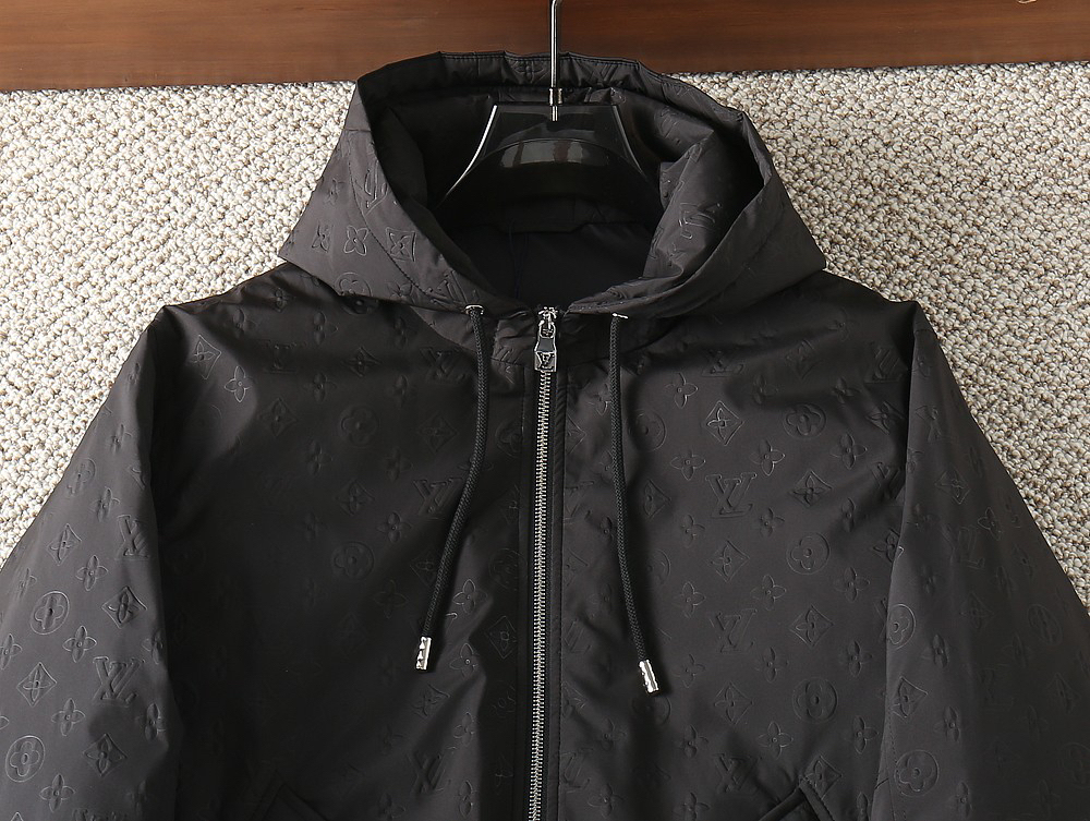 ルイ・ヴィトン「Louis Vuitton」秋冬コレクション ダウンジャケット