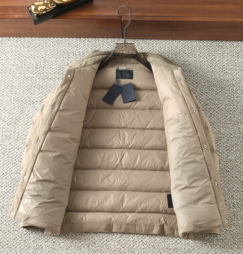 プラダ「Prada」秋冬ダウンジャケット