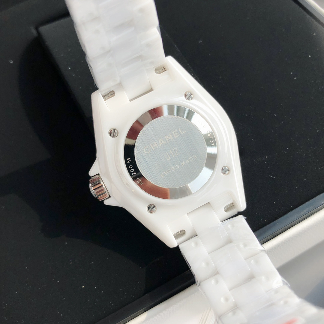 シャネル「Chanel」J12 キャリバー 33MM