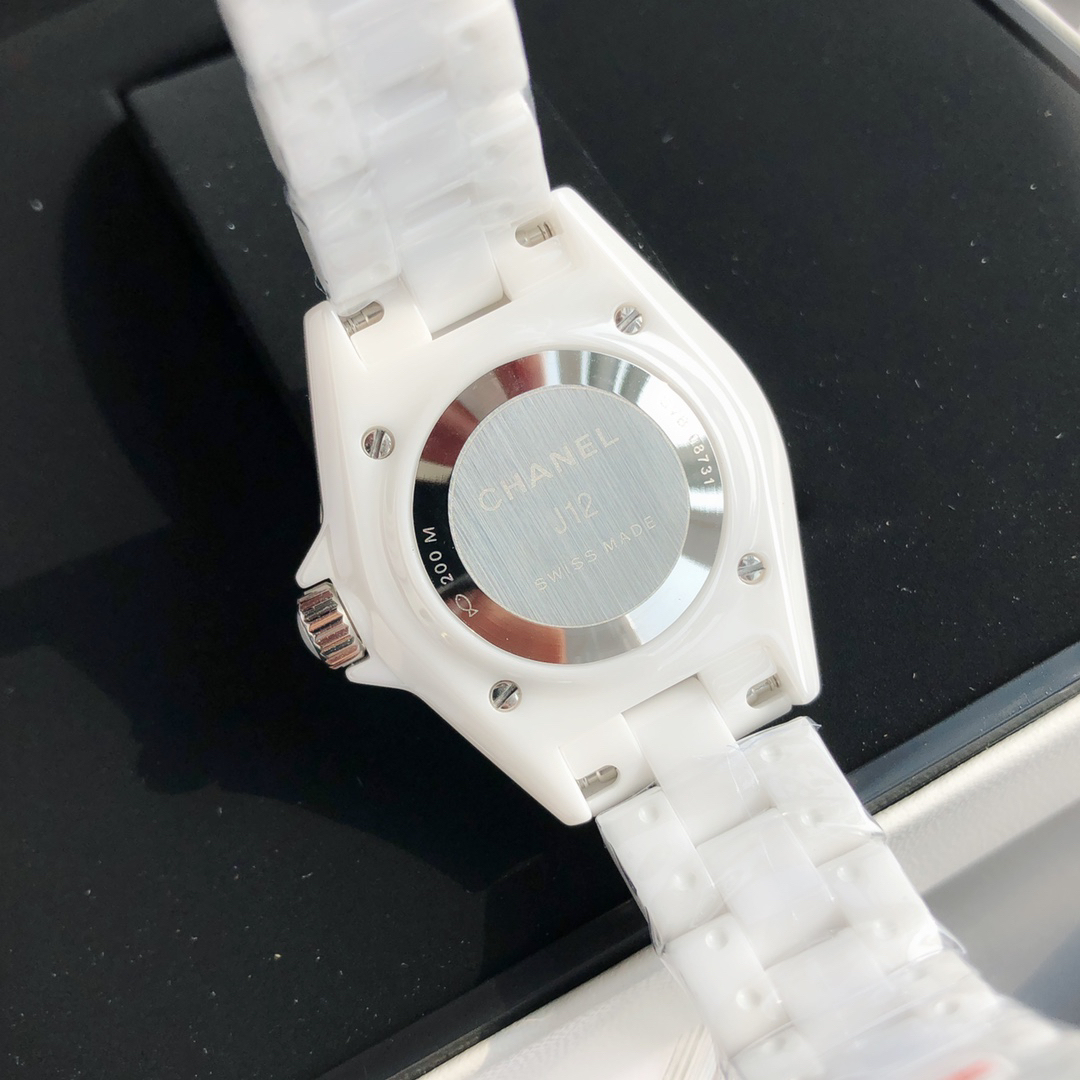 シャネル「Chanel」J12 キャリバー 33MM