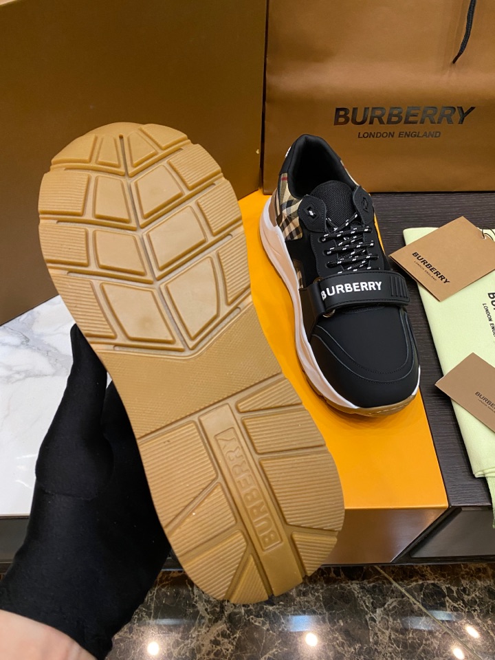 バーバリー「Burberry」バーバリー テラス スニーカー / レザースニーカー