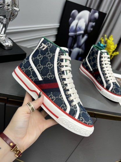 グッチ「Gucci」グッチ テニス 1977 ハイトップスニーカー / ユニセックススニーカー