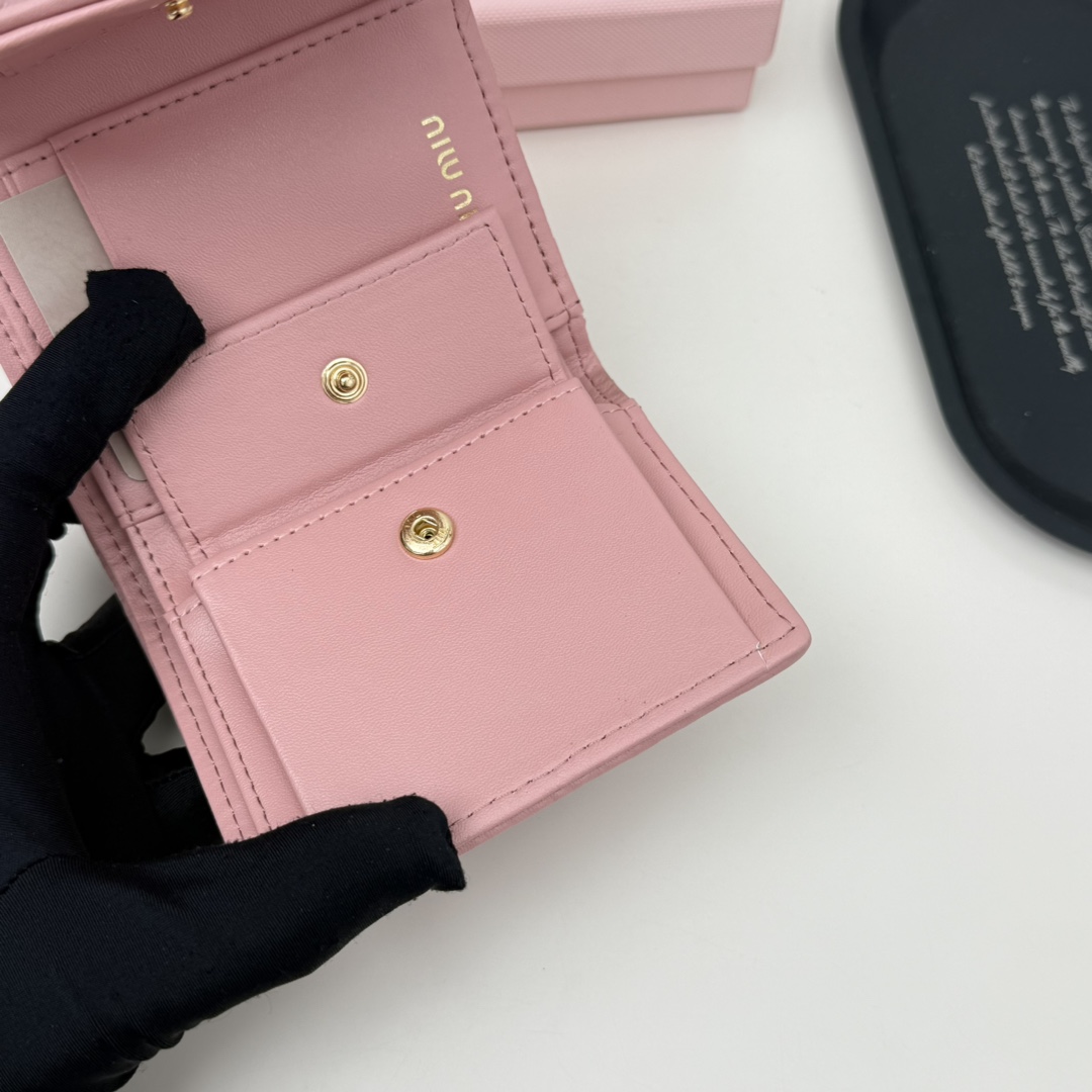ミュウミュウ「Miu Miu」ミュウミュウ マテラッセ ラムスキン コンパクトバッグ 791 / ショルダーバッグ
