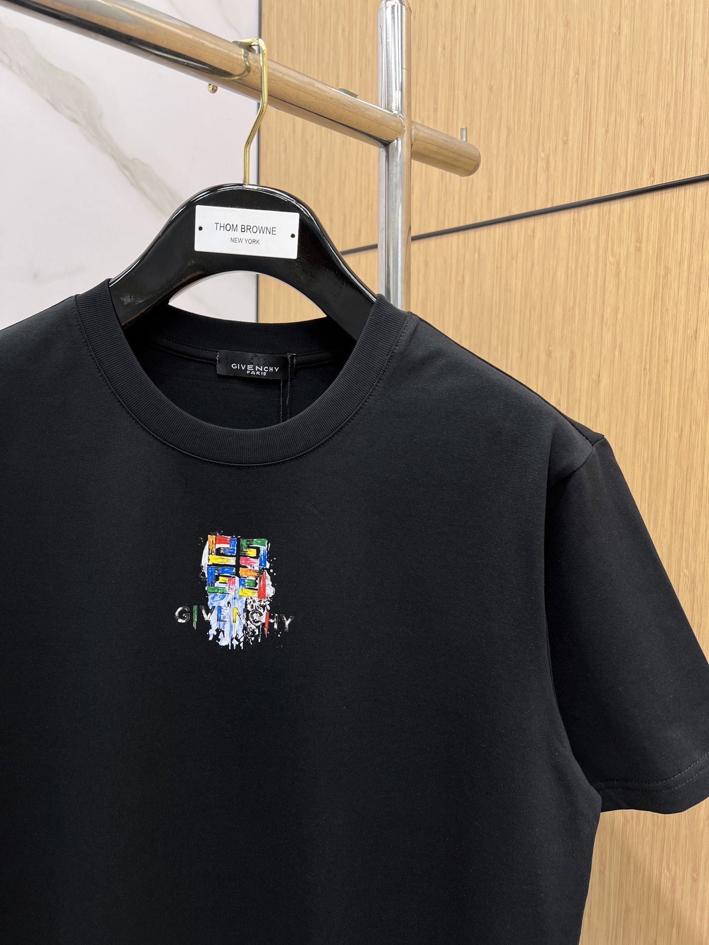 ジバンシィ「Givenchy」ジバンシィ Tシャツ / ショートスリーブ クルーネック