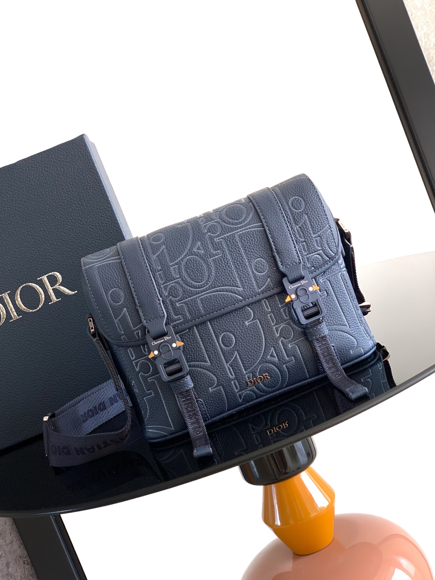 ディオール「Dior」Hit The Road フラップ メッセンジャーバッグ