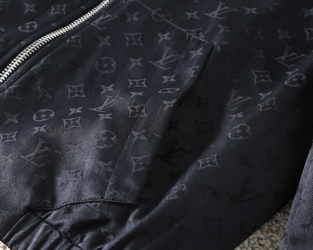 ルイ・ヴィトン「Louis Vuitton」秋冬コレクション クイルテッド ジャケット