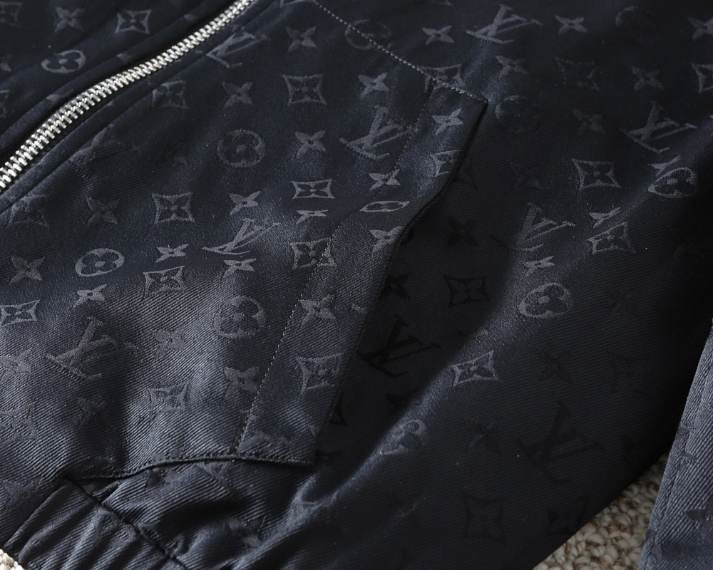 ルイ・ヴィトン「Louis Vuitton」秋冬コレクション クイルテッド ジャケット