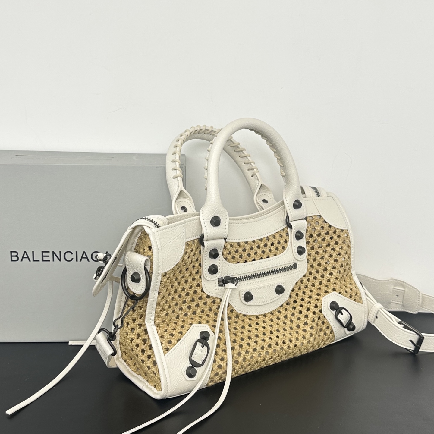 バレンシアガ「Balenciaga」バレンシアガ ラフィア ル・シティ ハンドバッグ / トートバッグ