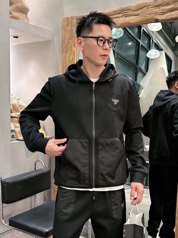 プラダ「Prada」秋冬 メンズ  カジュアルスポーツセット