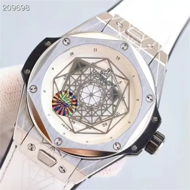 ウブロ「Hublot」ビッグバン ウニコ サンブルー チタニウム ホワイト45MM