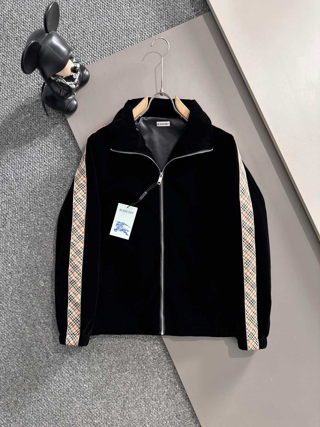 バーバリー「Burberry」秋冬 メンズカジュアルスポーツセット