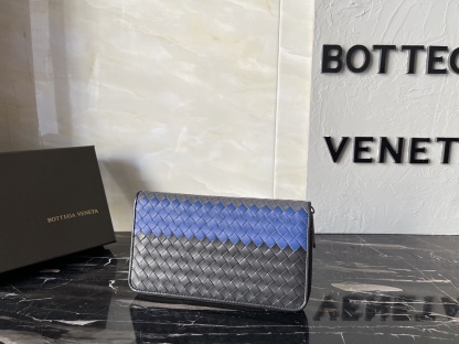 ボッテガ・ヴェネタ「Bottega Veneta」イントレチャート ザッパー ウォレット