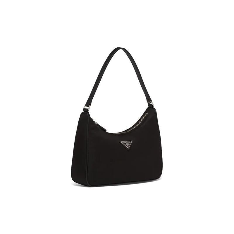 プラダ「Prada」レザーストラップ ホーボーバッグ