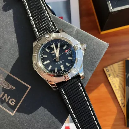 ブライトリング「Breitling」アベンジャー 43MM