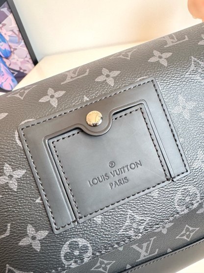 ルイ・ヴィトン「Louis Vuitton」スタイリッシュ メッセンジャーバッグ