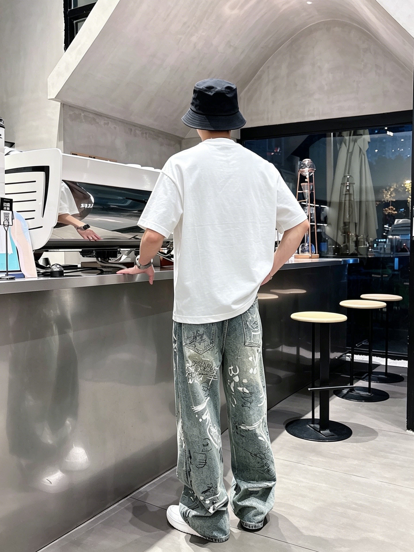 ヴァレンティノ「Valentino」ロゴプリントTシャツ / ショートスリーブ クルーネック