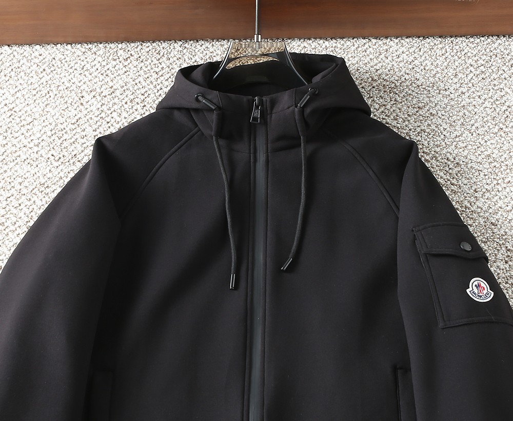 モンクレール「Moncler」秋のフード付きジャケット