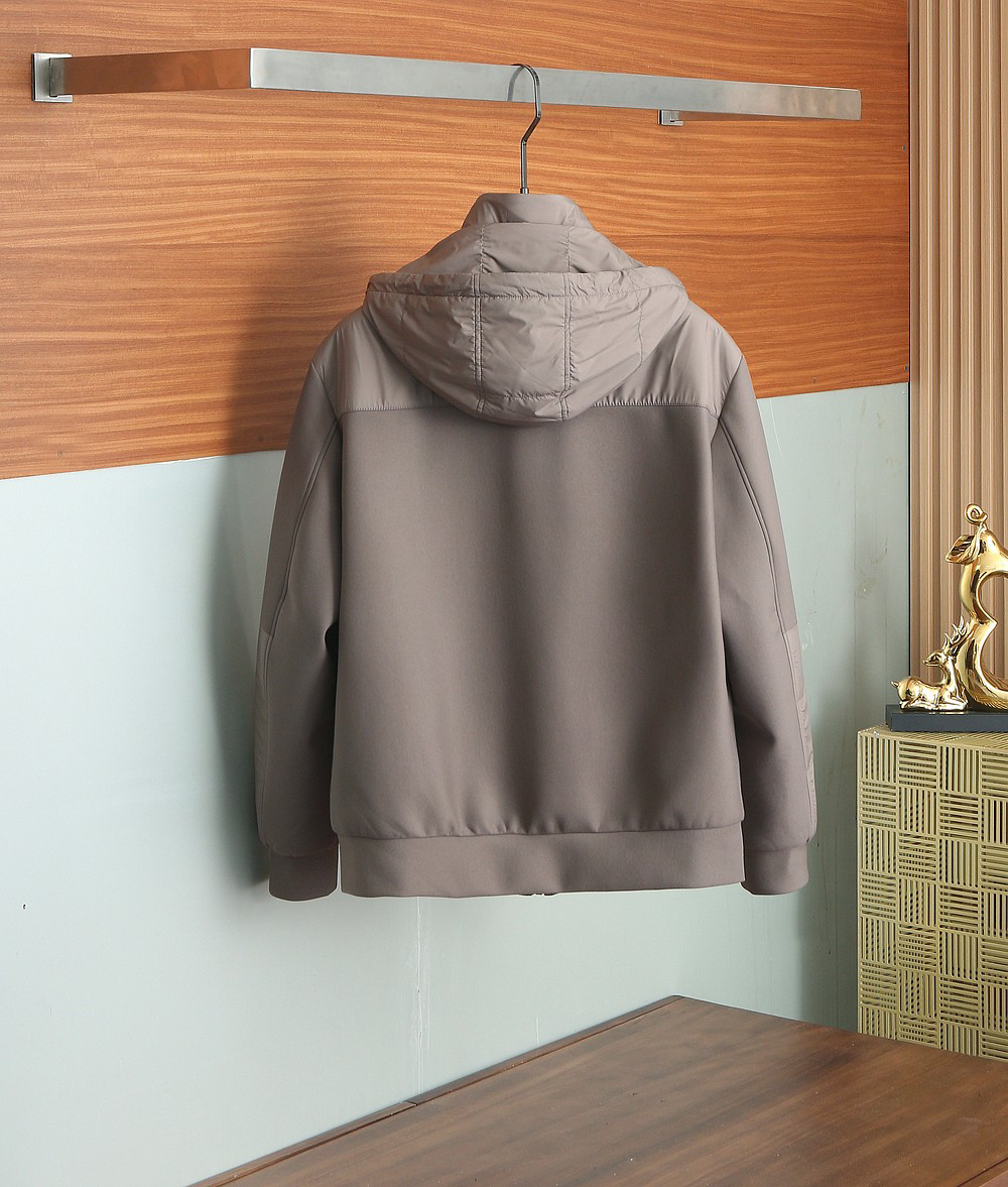 プラダ「Prada」秋冬 フード付きアウター