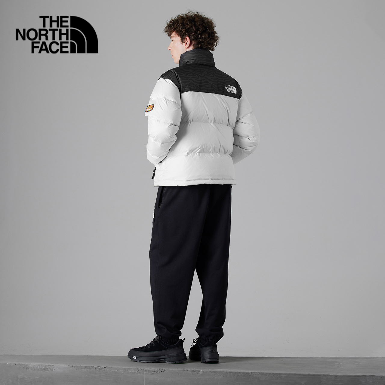 The North Face UE 96Nuptse KHUBU ダウンジャケットのクラシックなアイコン、人気ブランドのガチョウの羽毛製品