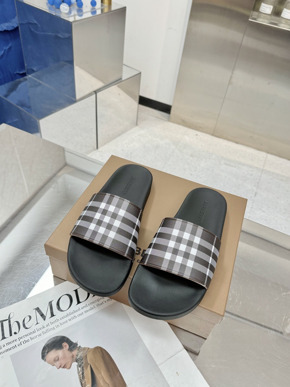 バーバリー「Burberry」バーバリー ヴィンテージ チェック スライドサンダル / ビーチサンダル