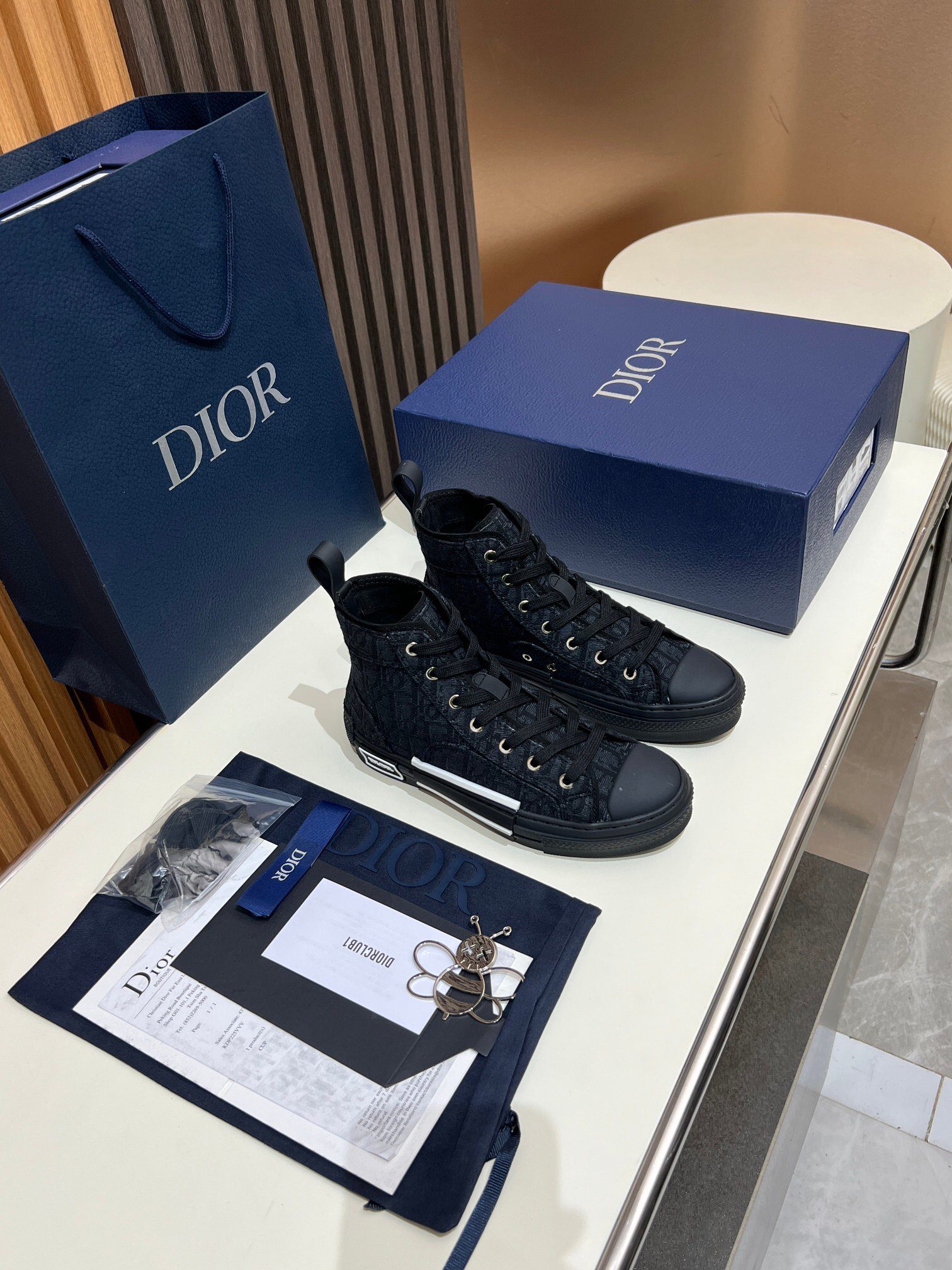 ディオール「Dior」ディオール B23 ローカットスニーカー / ユニセックススニーカー