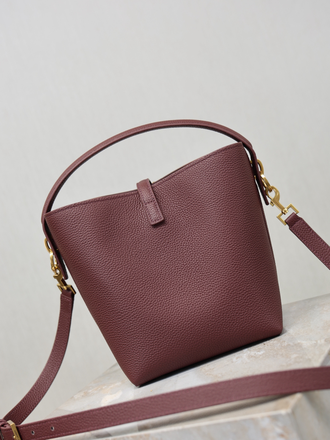 2026サンローラン「Saint Laurent LE 37 プティ ブレイデッドレザー バケツバッグ