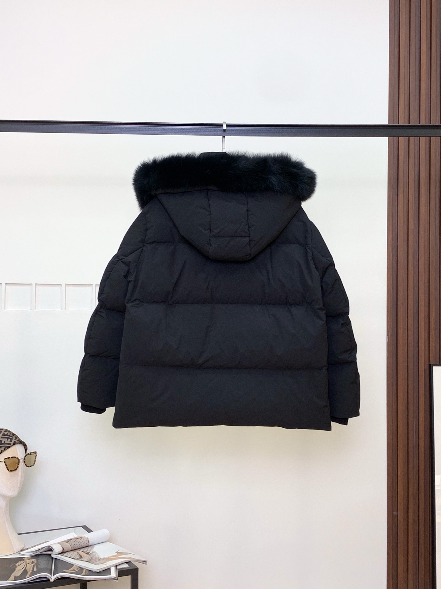 プラダ「Prada」秋冬フード付きダウンジャケット