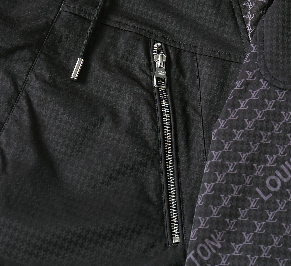 ルイ・ヴィトン「Louis Vuitton」秋冬コレクション クイルテッド ジャケット