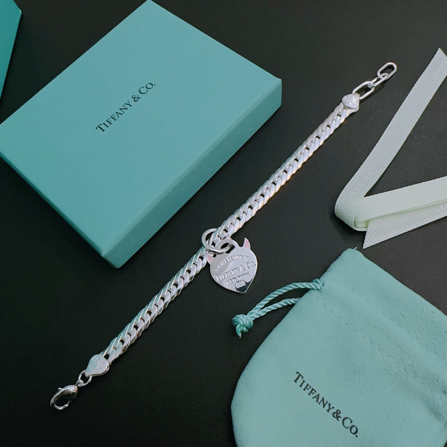 ティファニー「Tiffany & Co.」ポリッシュドシルバーリンク ブレスレット