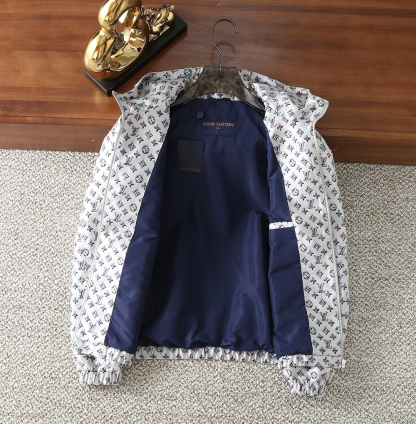 ルイ・ヴィトン「Louis Vuitton」秋冬コレクション クイルテッド ジャケット