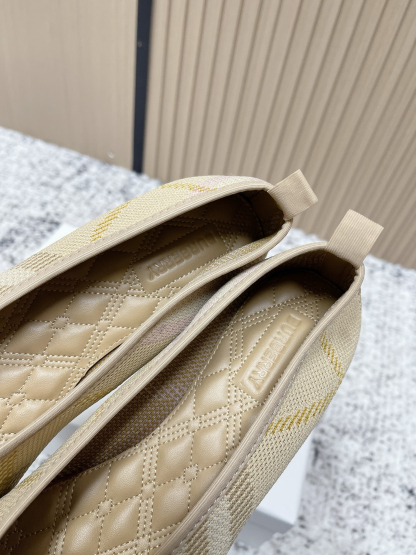 バーバリー「Burberry」バーバリー ネプチューン スニーカー / ソックススニーカー
