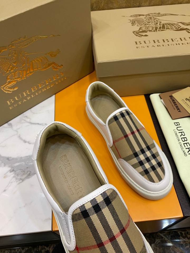 バーバリー「Burberry」バーバリー テラス スニーカー / レザースニーカー