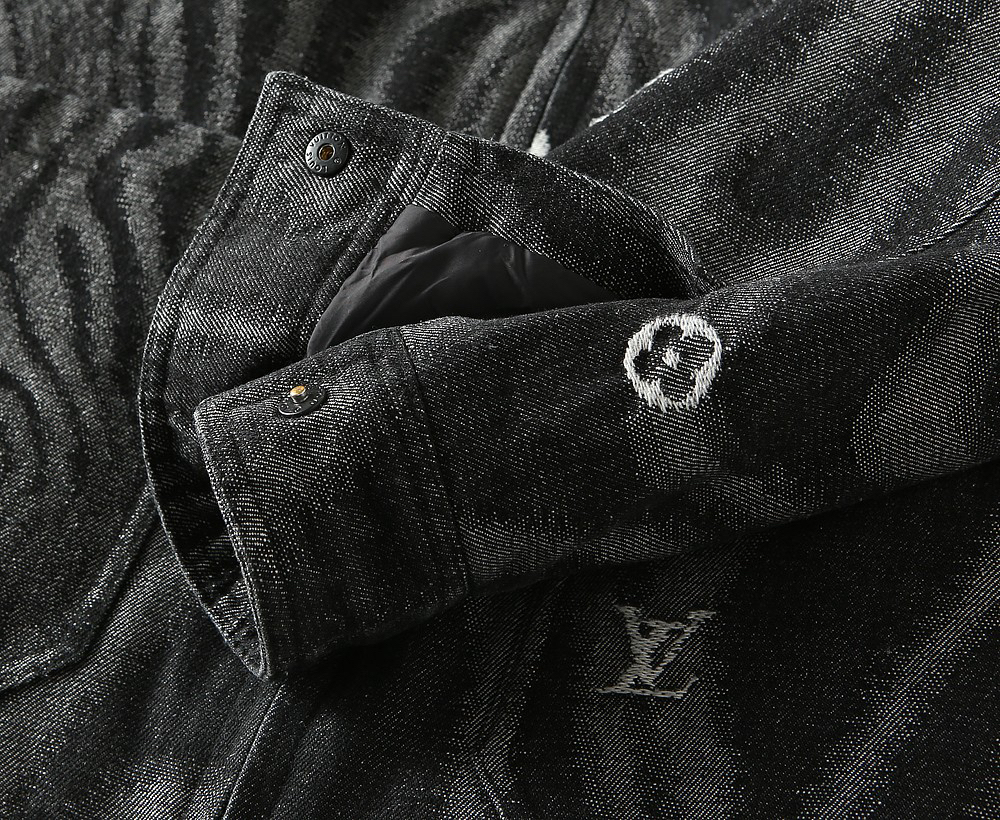 ルイ・ヴィトン「Louis Vuitton」秋冬コレクション ダウンジャケット