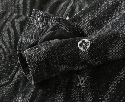 ルイ・ヴィトン「Louis Vuitton」秋冬コレクション ダウンジャケット