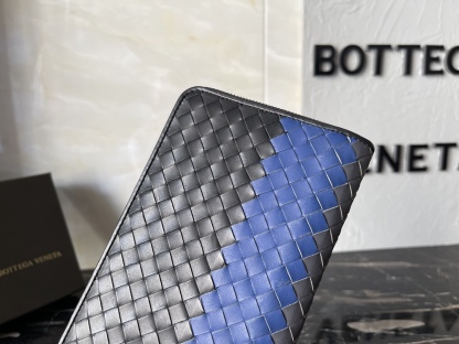 ボッテガ・ヴェネタ「Bottega Veneta」イントレチャート ザッパー ウォレット