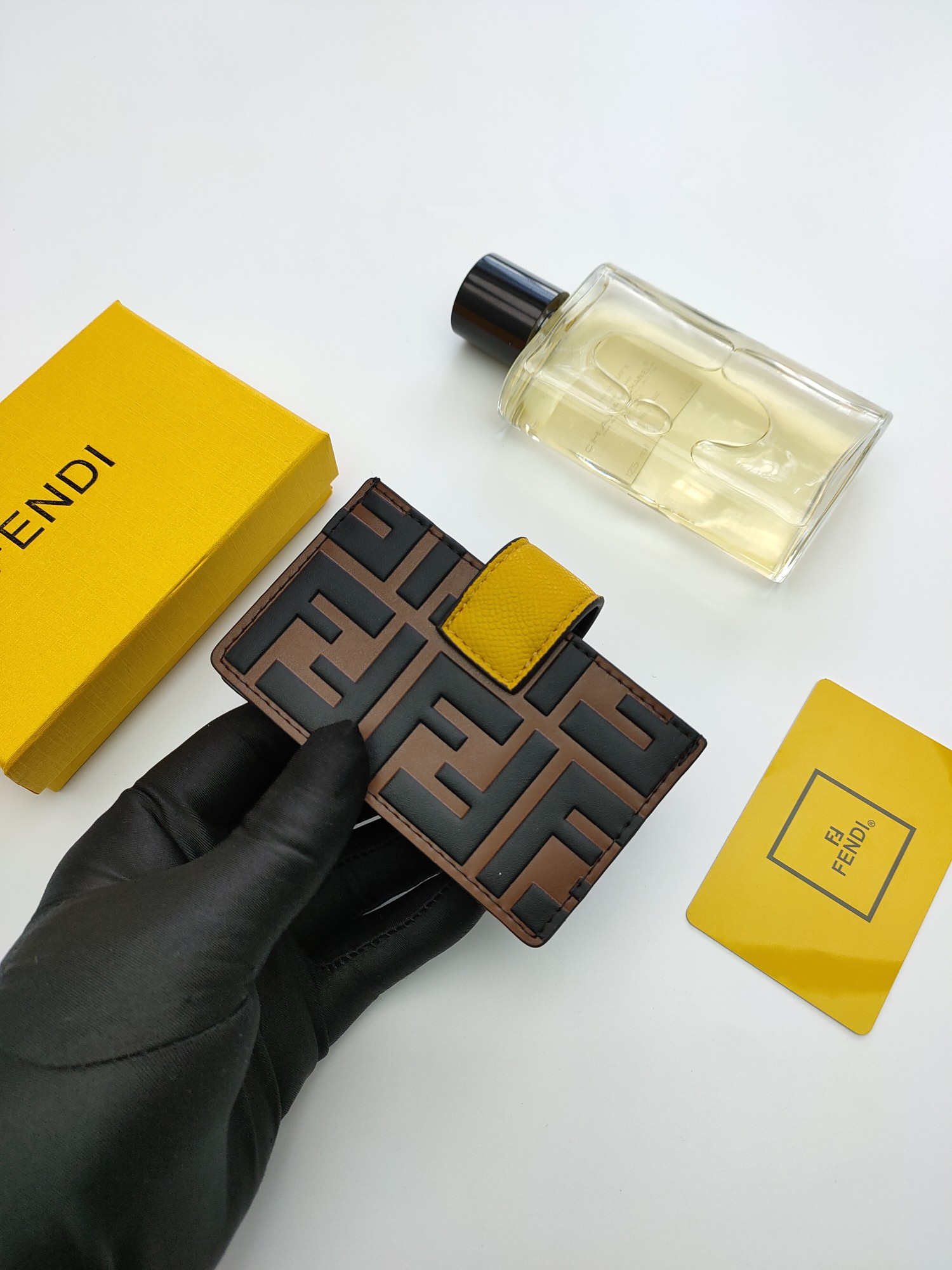 フェンディ「Fendi」フェンディ F is Fendi カードケース / カードホルダー