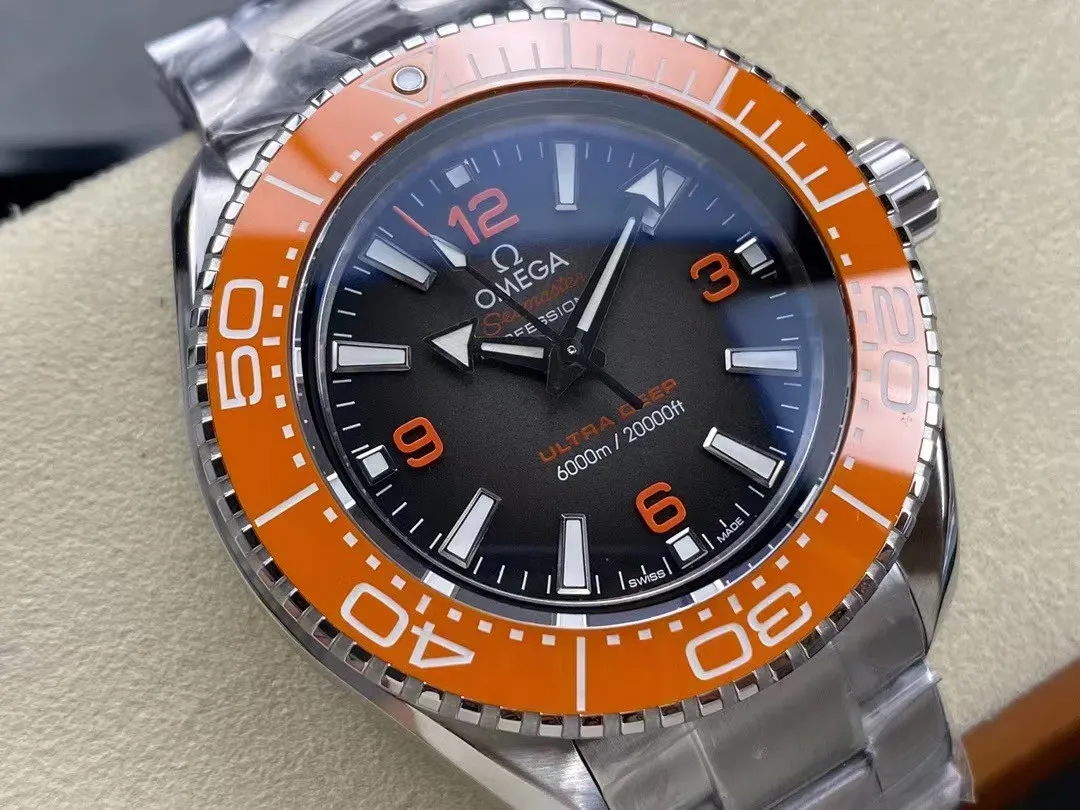 オメガ「Omega」シーマスター プラネットオーシャン ウルトラディープ 6000m プロフェッショナルダイバーズウォッチ46MM