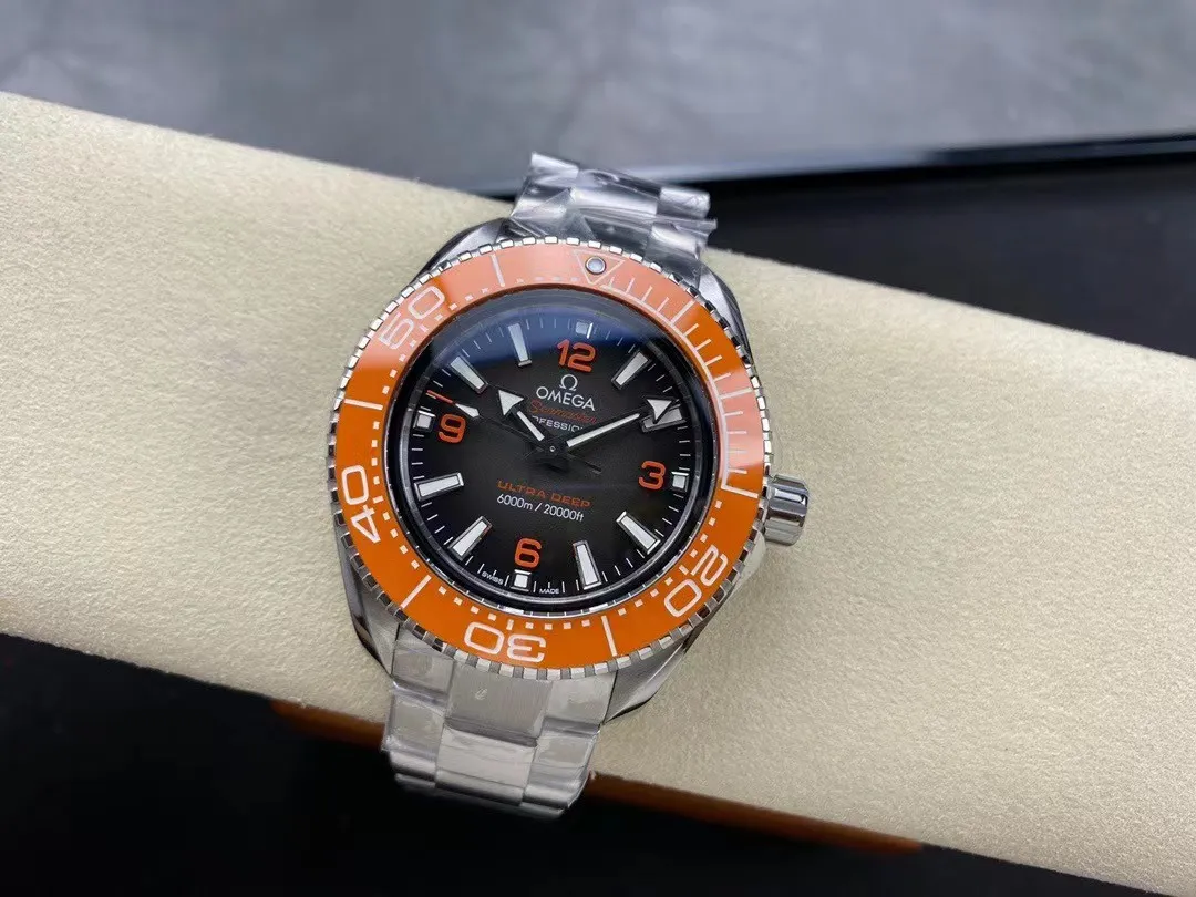 オメガ「Omega」シーマスター プラネットオーシャン ウルトラディープ 6000m プロフェッショナルダイバーズウォッチ46MM
