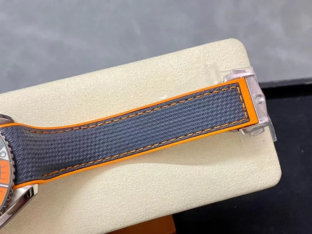 オメガ「Omega」Seamaster Planet Ocean Co-Axial Master Chronometer 44MM