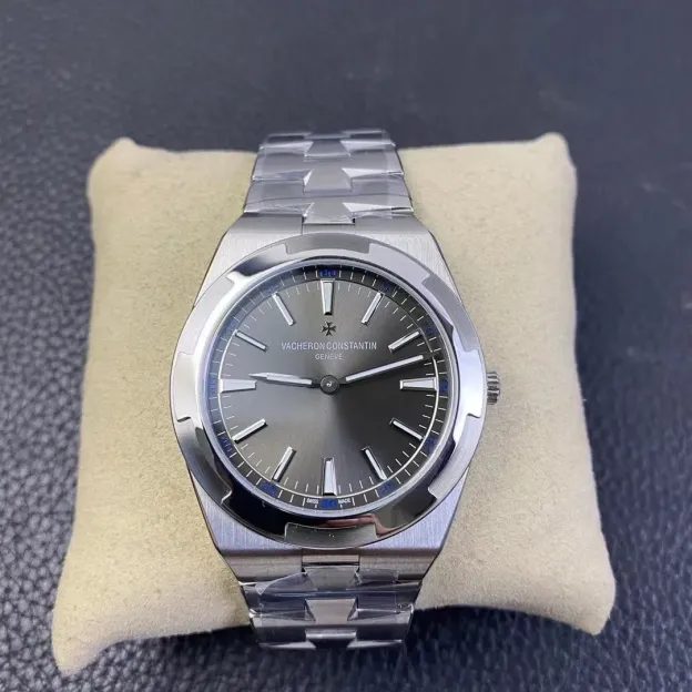 ヴァシュロン コンスタンタン「Vacheron Constantin」オーヴァーシーズ エクストラフラット 40MM