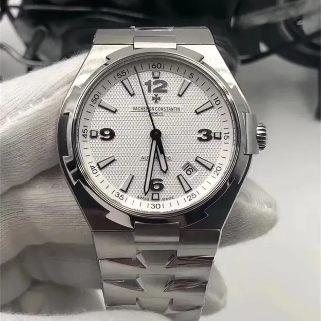 ヴァシュロン コンスタンタン「Vacheron Constantin」オーヴァーシーズ クロノグラフ42MM