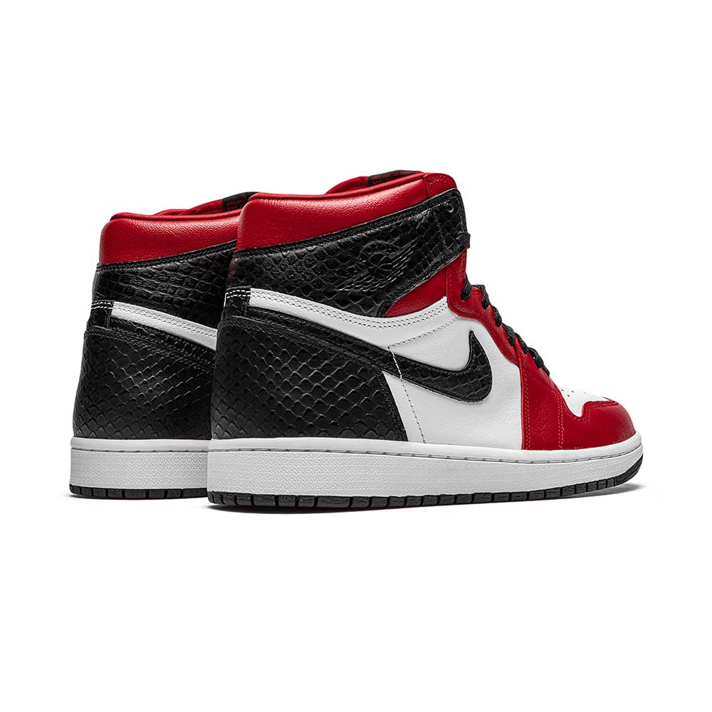ナイキ「Nike」エアジョーダン1 オーエージー ハイ "ブラックトゥ" スニーカー