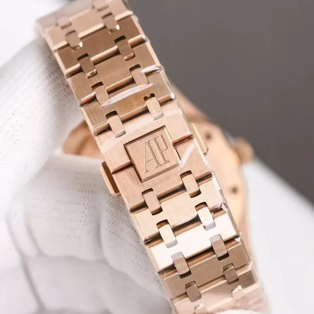 オーデマ ピゲ「Audemars Piguet」ロイヤルオーク フロストゴールド エディション 41mm ダイアメーター 腕時計